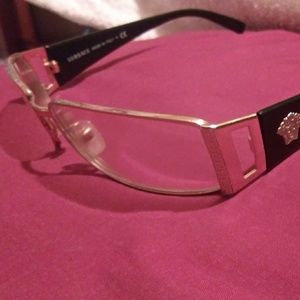 Meet your Posher, Jorge sold already